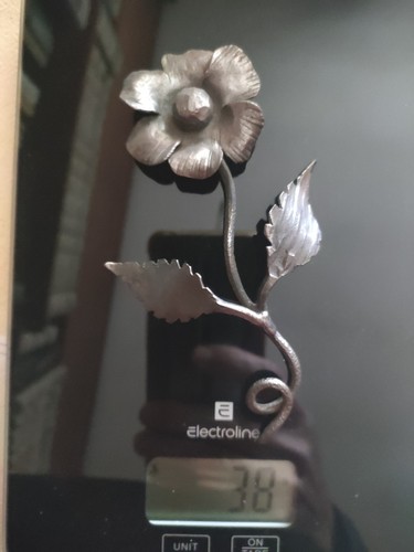 Spilla fiore con foglie - , in